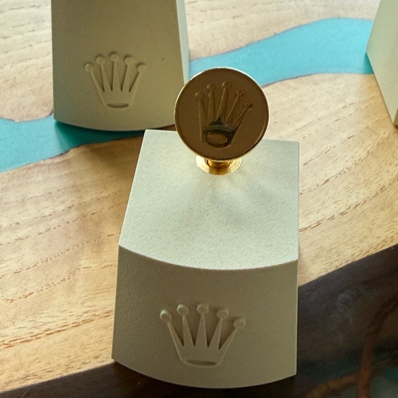 Rolex Cream Display Stands Set of eight with C-clips - Picture 8 of 9